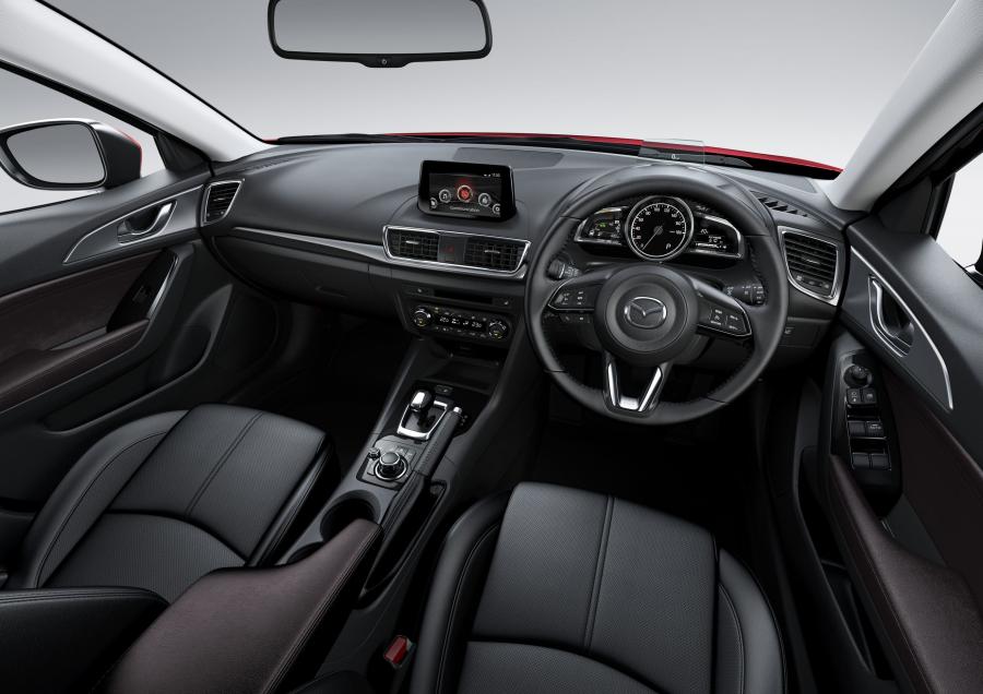 Торпедо Mazda Axela Sedan 2016 года  (фото 4 из 9)